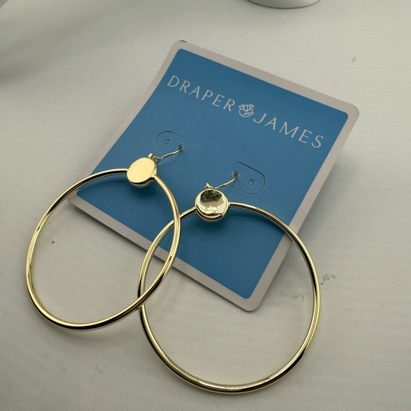 NWT Draper James Gold Hoops with Pearl - Picture 2 of 3